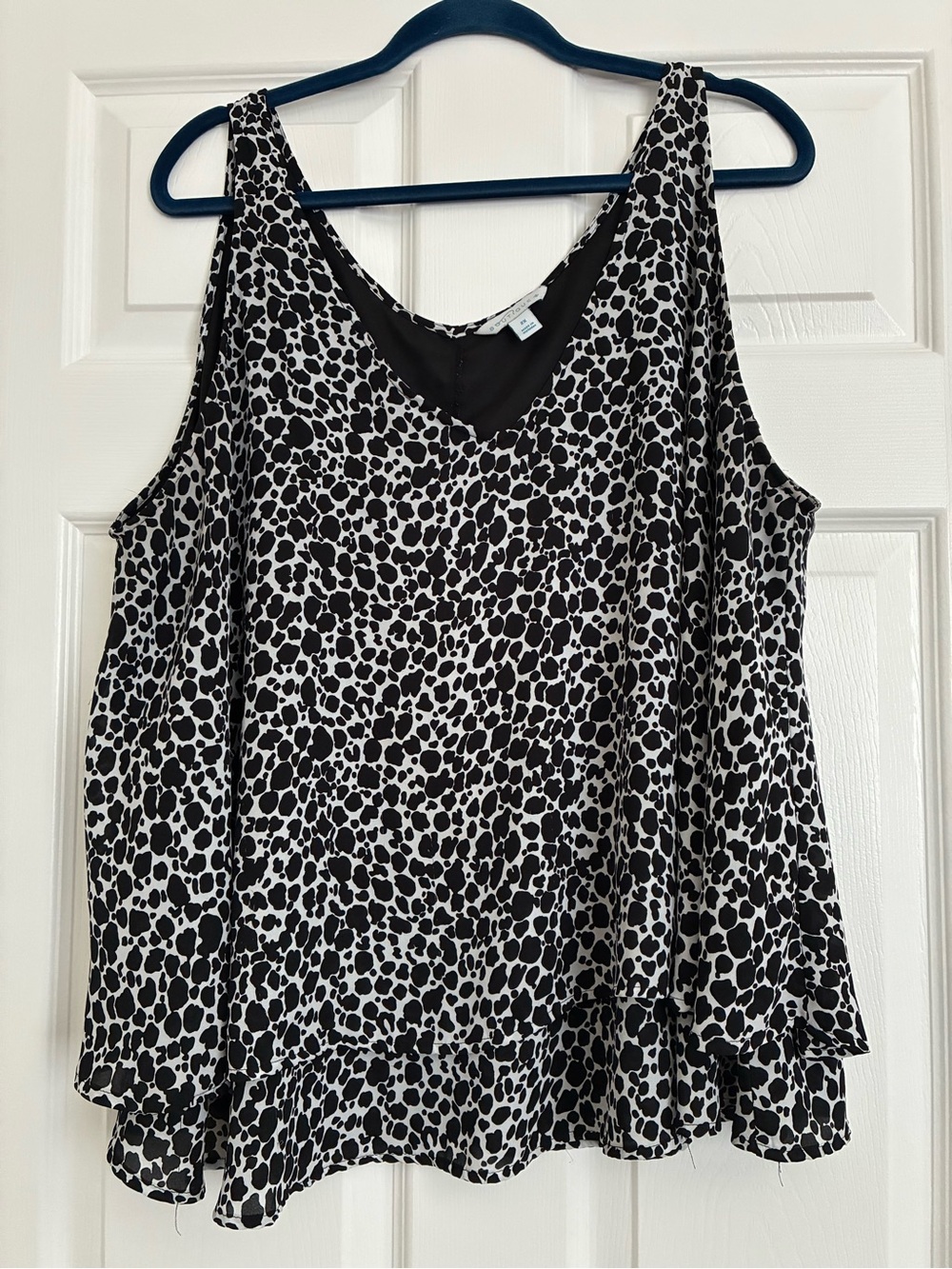 Black and White Animal Print V-Neck Tank Top